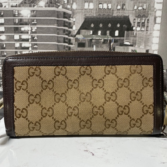 Gucci Brown and Gold Chain Wallet - Picture 6 of 16